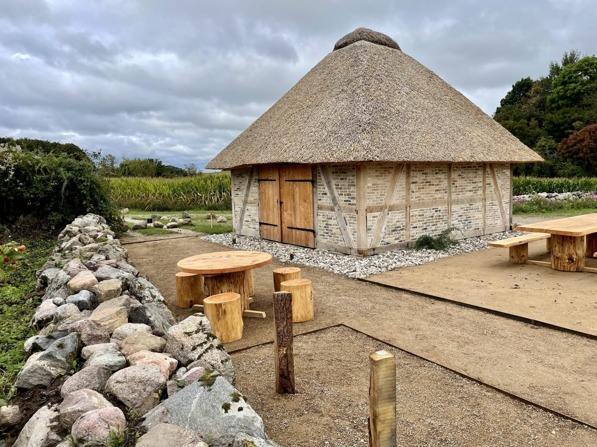 30EBB027-F291-44F1-A05B-3CB9890F7589_1_201_a